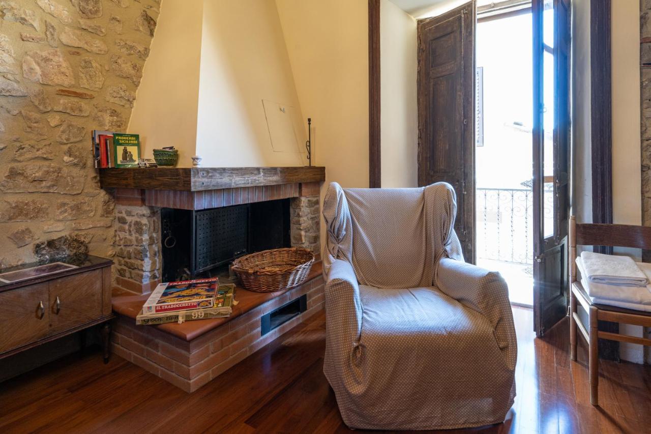 Vila Casa Della Nonna Caltavuturo Exteriér fotografie